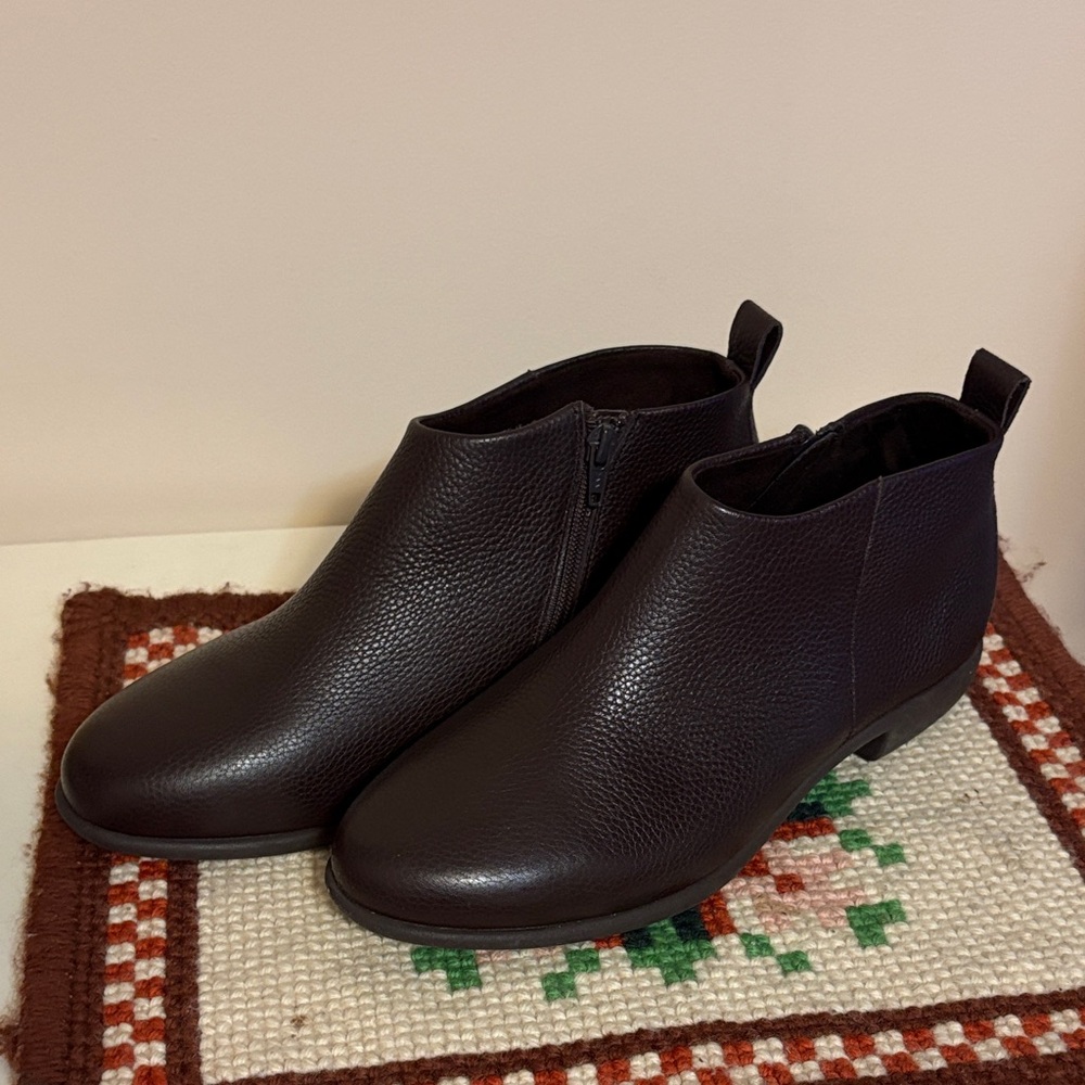 AEROSOLES Dark Brown Ankle Booties